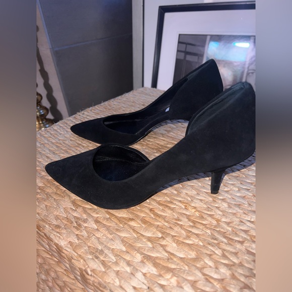 Steve Madden Flory Black Suede Kitten Heel Pump Size 9 - Picture 2 of 6